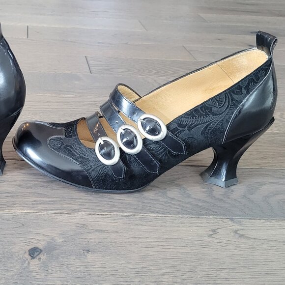 John Fluevog Rubens Mary Jane Pumps - Picture 3 of 8